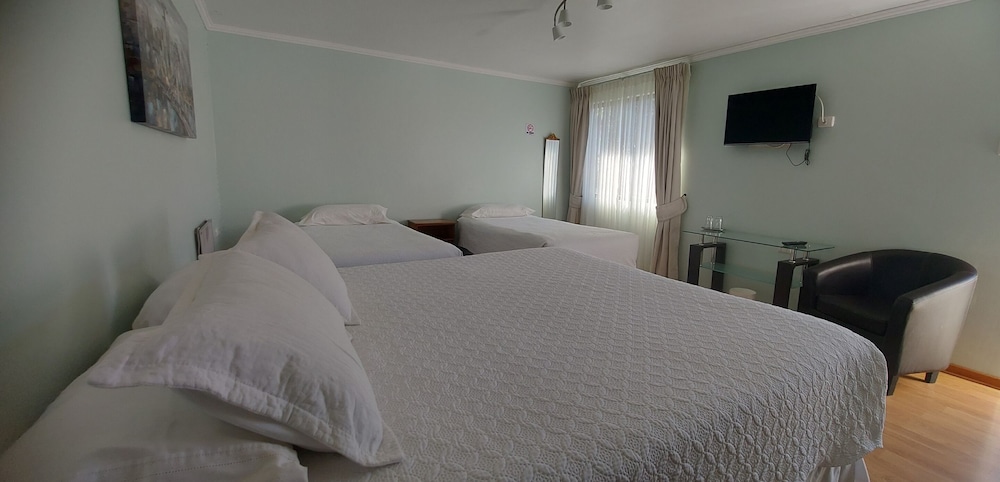 Superior Quadruple Room photo 2