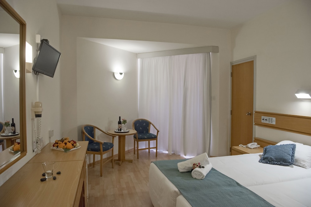 Standard Twin Room, Courtyard View photo 1
