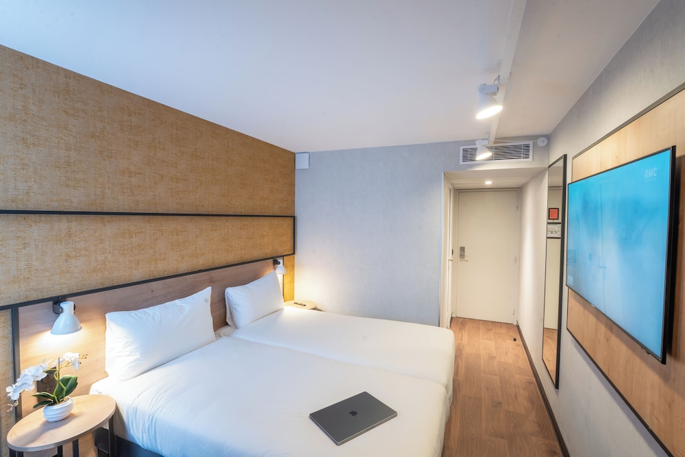 Standard Room, 2 Twin Beds - Photo 3