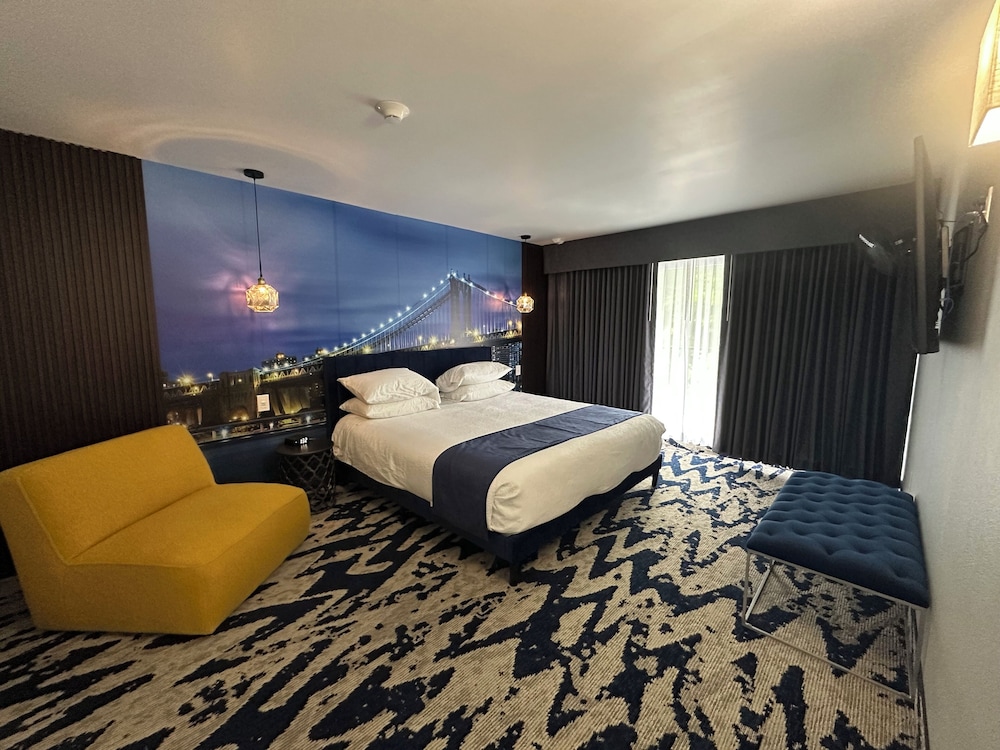 Deluxe Suite photo 1