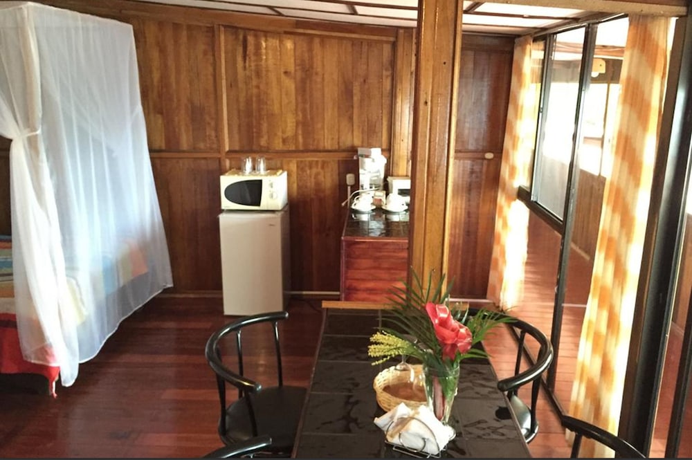 Family Room, Multiple Beds, Non Smoking photo 3