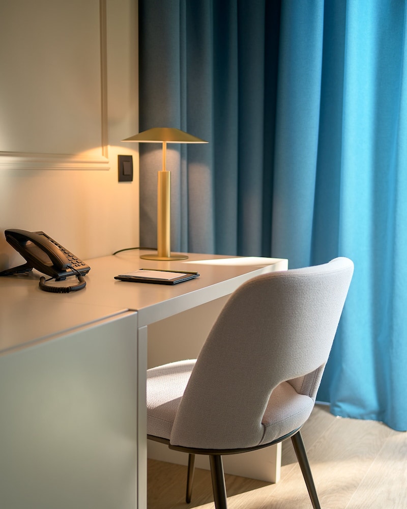 Deluxe Double or Twin Room photo 3