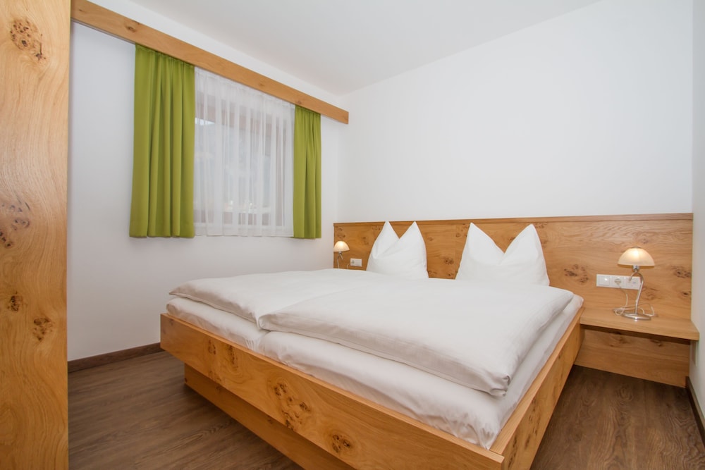 Business Apartment, 1 Bedroom, Balcony (excl 50 EUR cleaning fee) photo 2