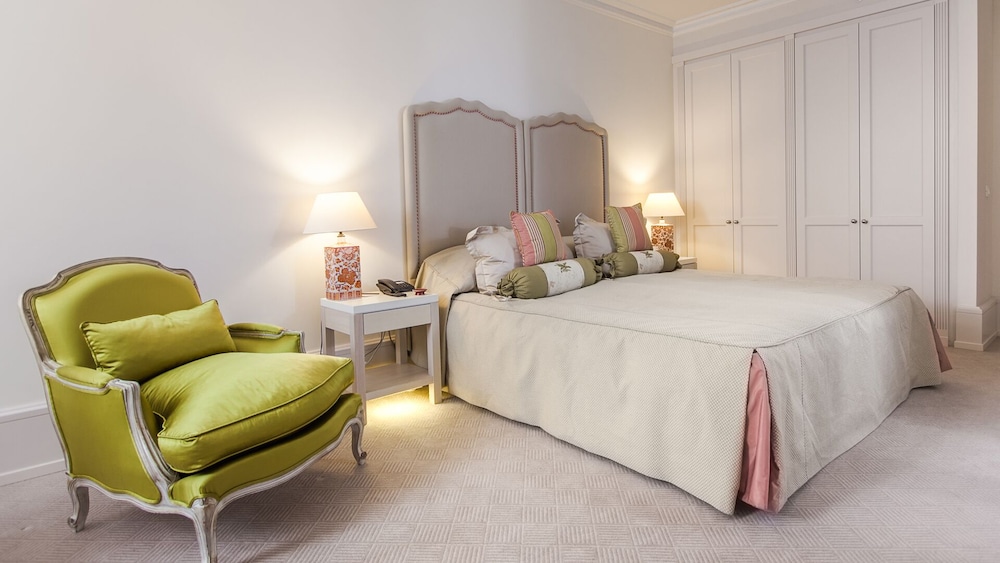Deluxe Suite, 1 King Bed, Non Smoking, Park View