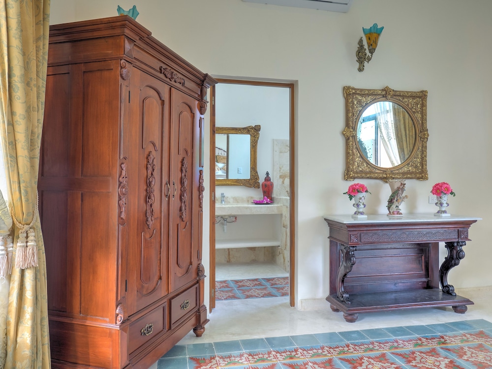 Luxury Double Room, 1 King Bed, Balcony photo 3
