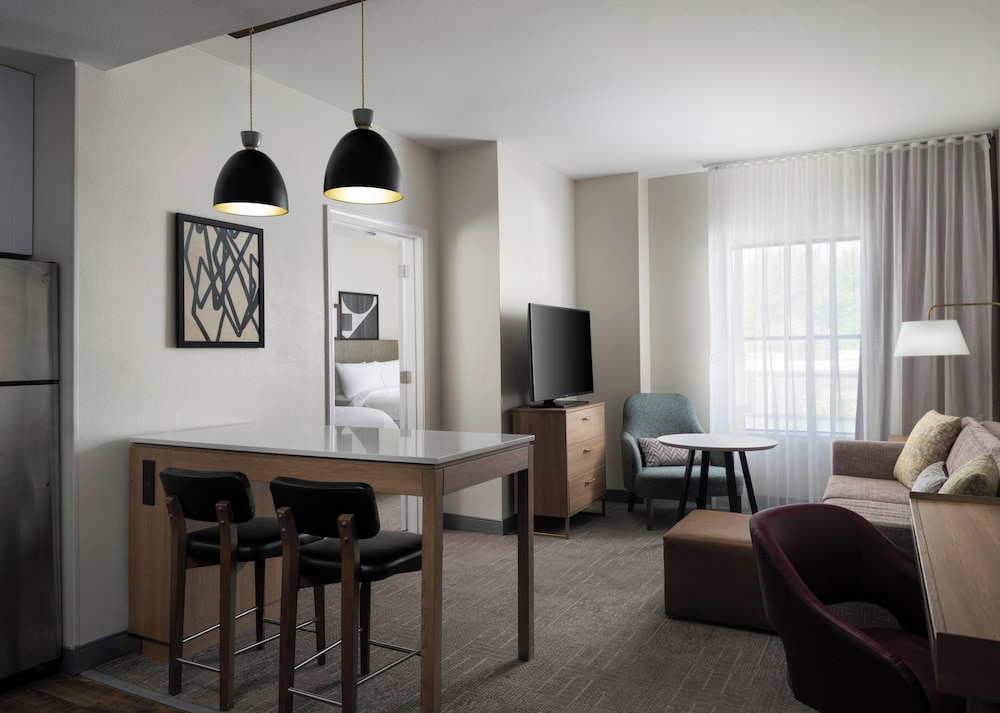Suite, 1 Bedroom, Mobility Accessible, Kitchen (Accessible Tub) - Photo 6