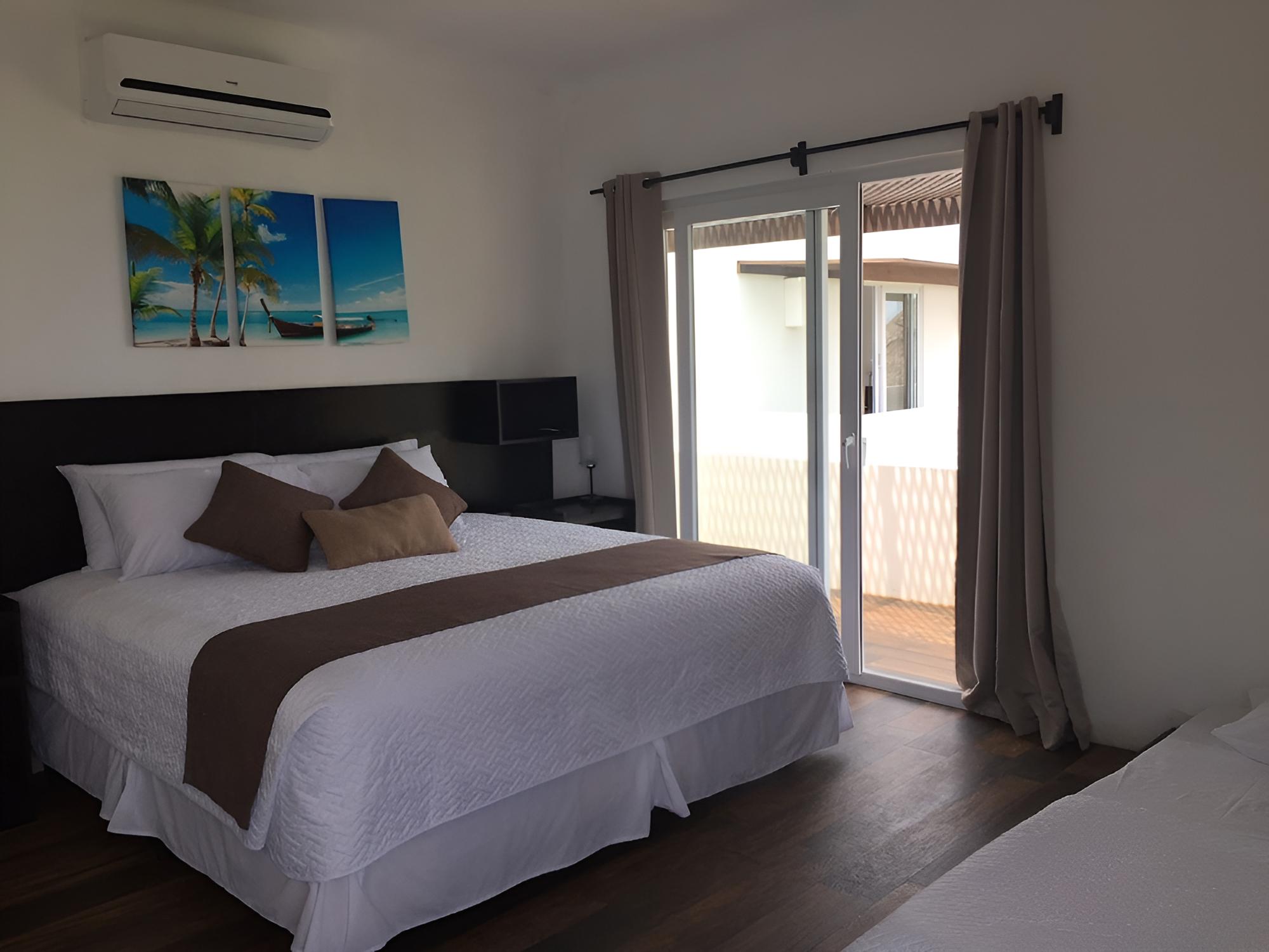 Panoramic Suite, 1 King Bed, Garden View photo 2