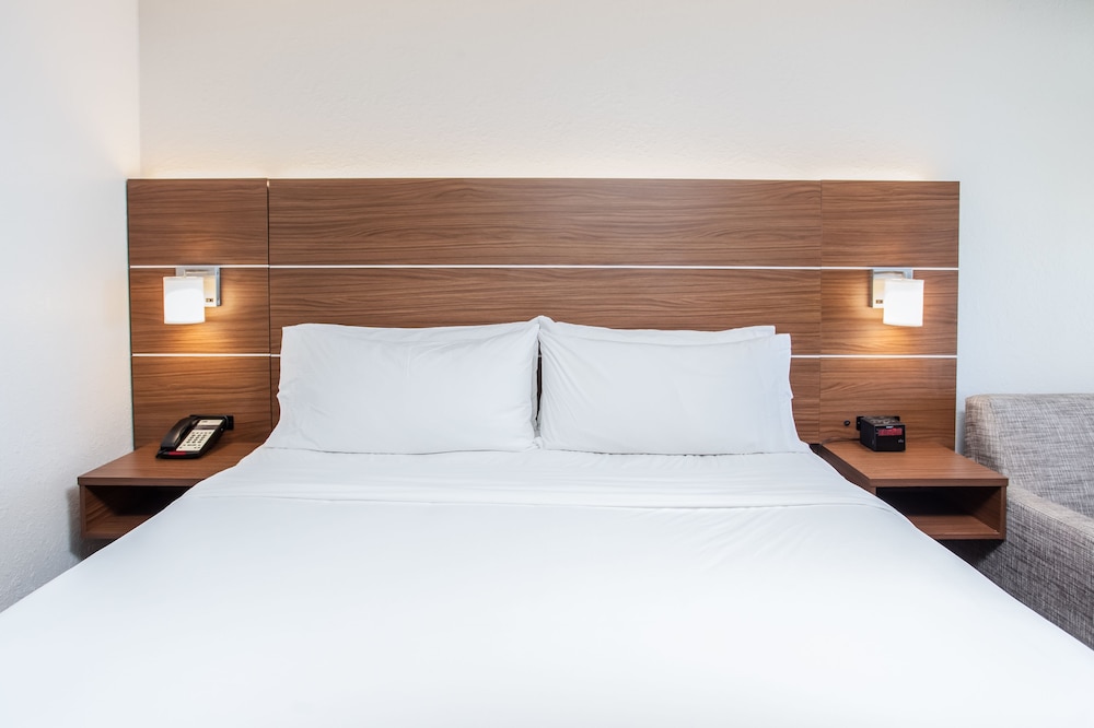 Standard Room, 1 King Bed - Photo 2