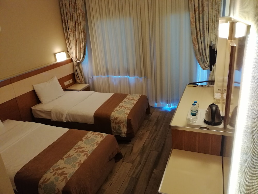 Standard Twin Room, Multiple Beds photo 1