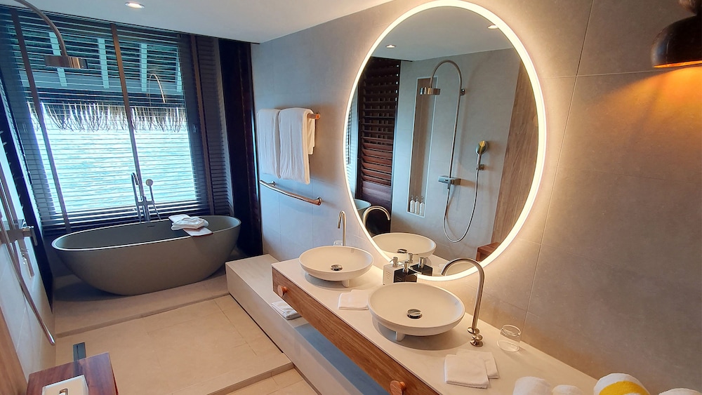 Premium Room, 1 King Bed (moorea Island View)