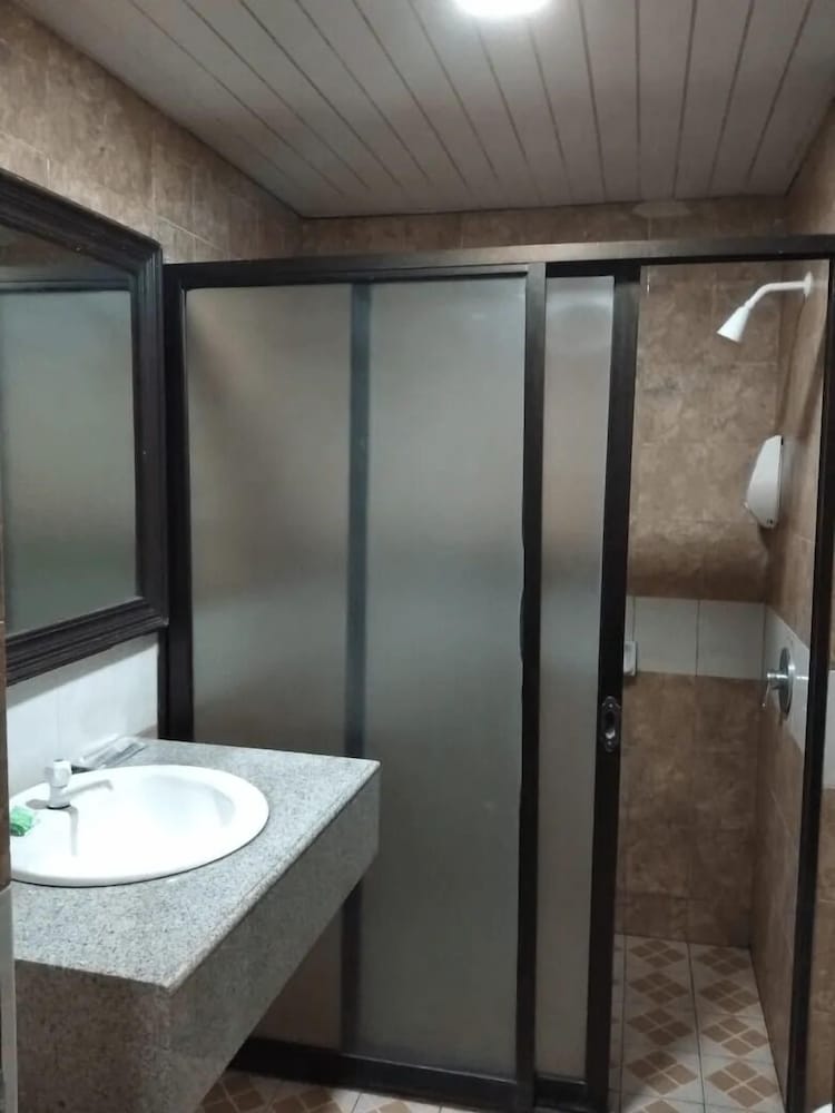 Executive Twin Room - Photo 2