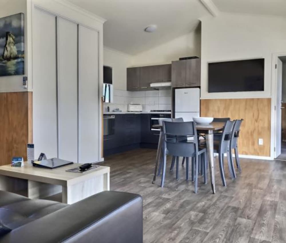 Apartment, 2 Bedrooms - Photo 9