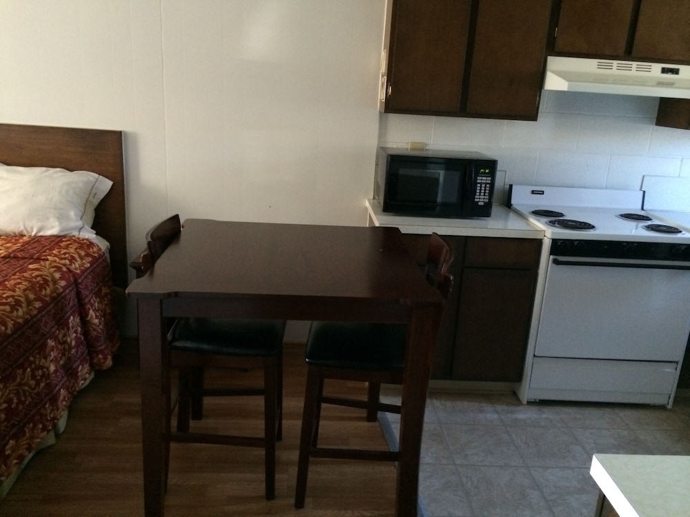 Deluxe Room, 1 King Bed photo 2