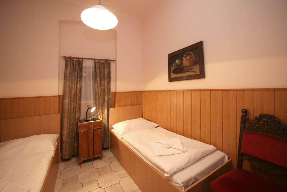 Comfort Quadruple Room, 2 Bedrooms, City View photo 2