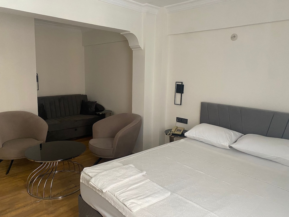 Deluxe Triple Room photo 1