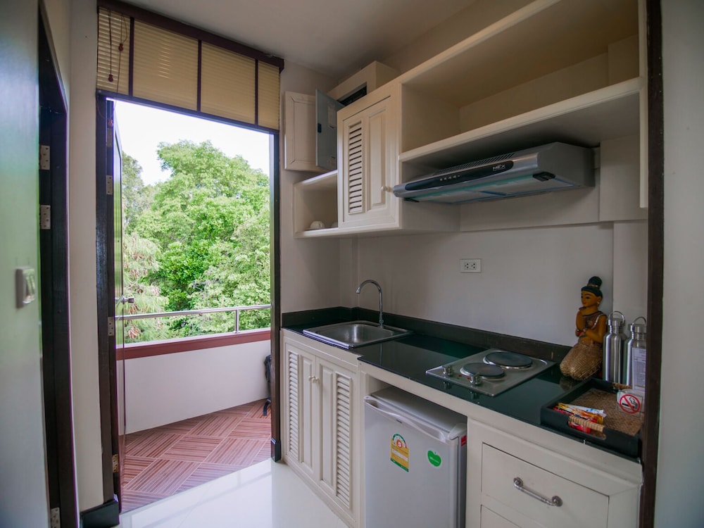 Sea View Studio with Private Rooftop - Photo 5