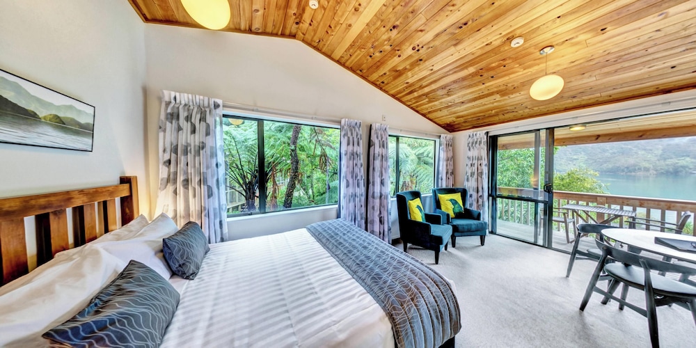 Kākāriki Chalet photo 1