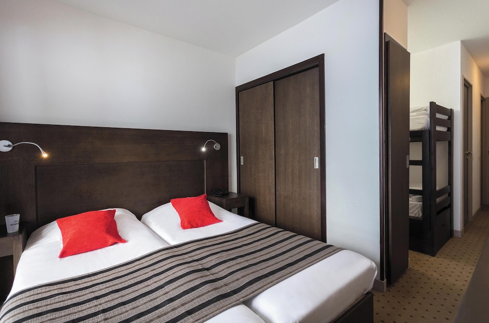 Classic Quadruple Room, Balcony