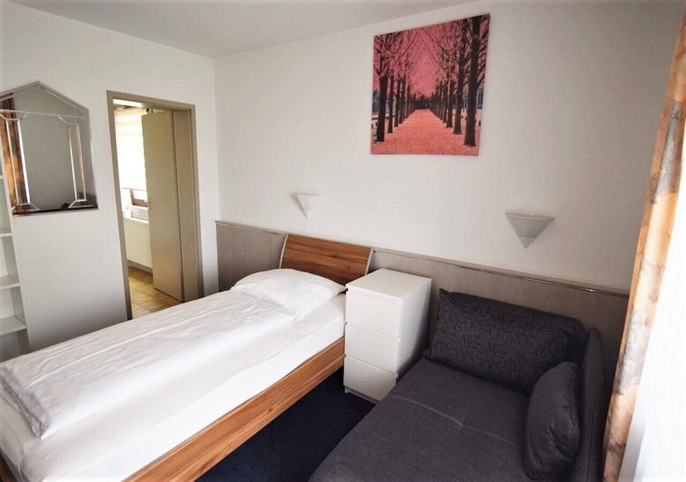 Single Room (107)
