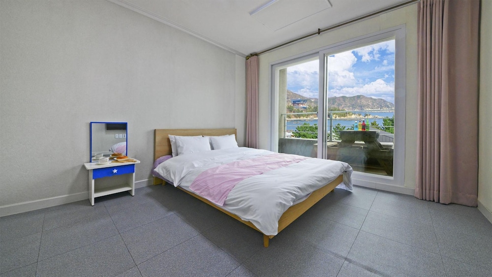 Basic Room, 1 Bedroom (204) - Photo 1