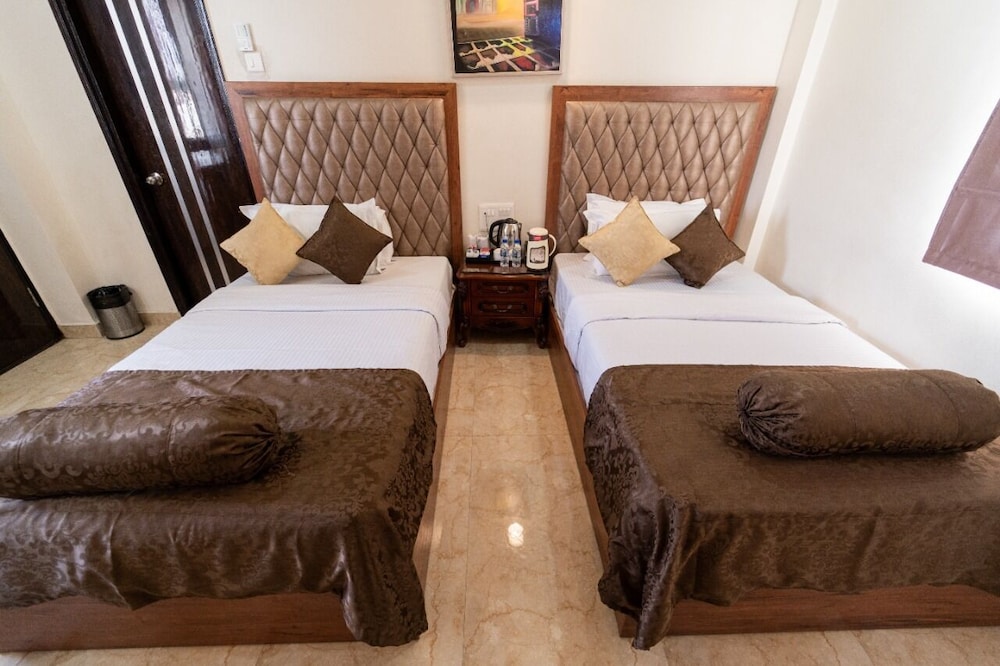 Premium Deluxe Twin Room - Photo 6