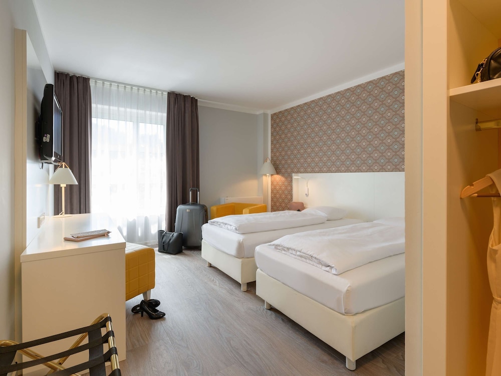 Standard Twin Room, 2 Twin Beds - Photo 1