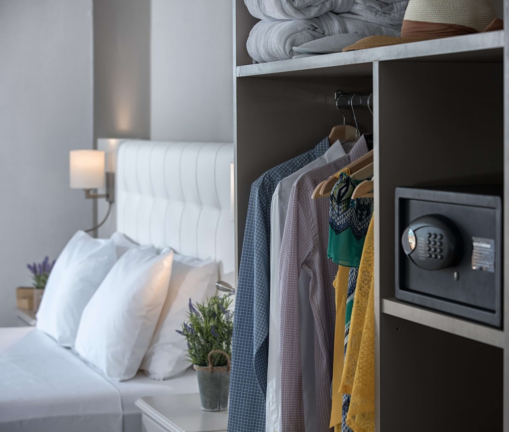 Standard Double or Twin Room, Sea View - Photo 11