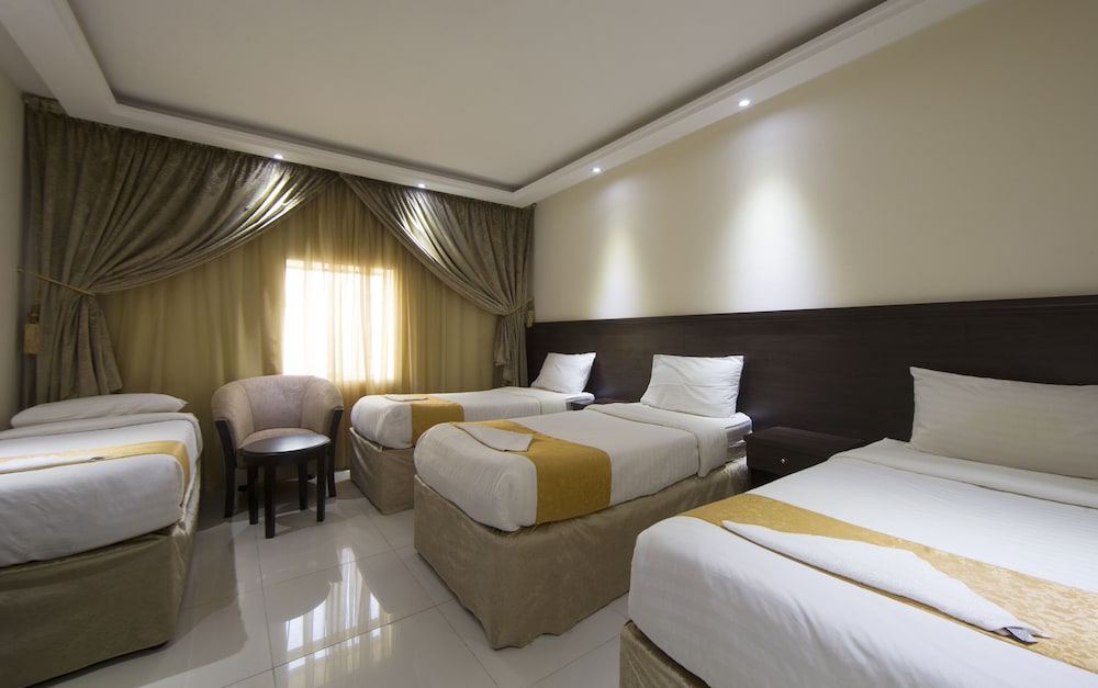 Executive Studio Suite, 2 Bedrooms photo 3