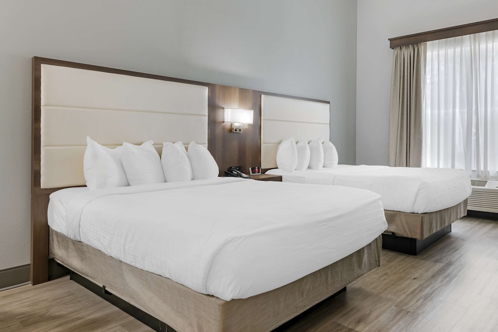 Standard Room, 2 Queen Beds, Accessible, Non Smoking - Photo 1