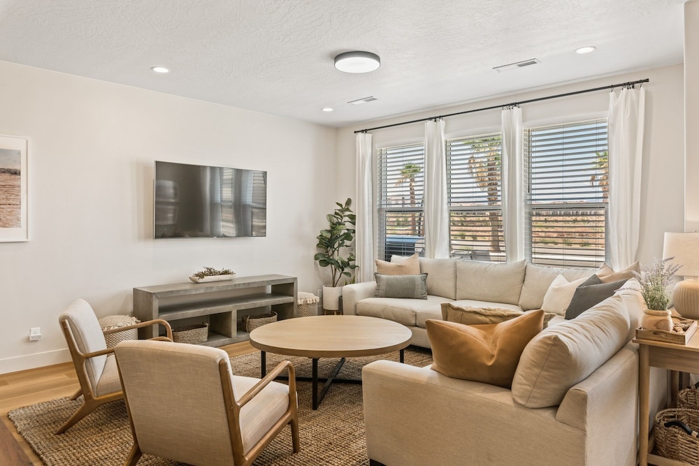 Townhome, 4 Bedrooms photo 1