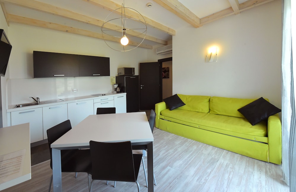 Deluxe Apartment
