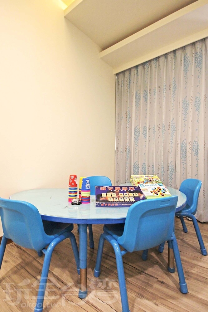 Family Room - Photo 4