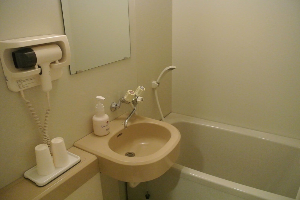 Twin Room with Bath, Non Smoking - Photo 3
