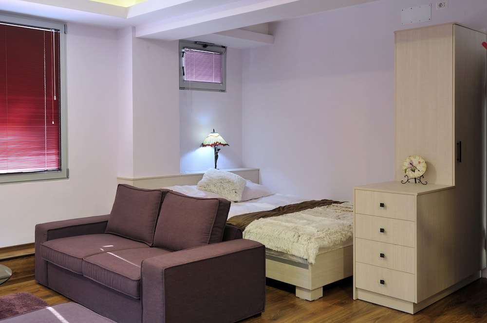 Studio Apartment photo 2