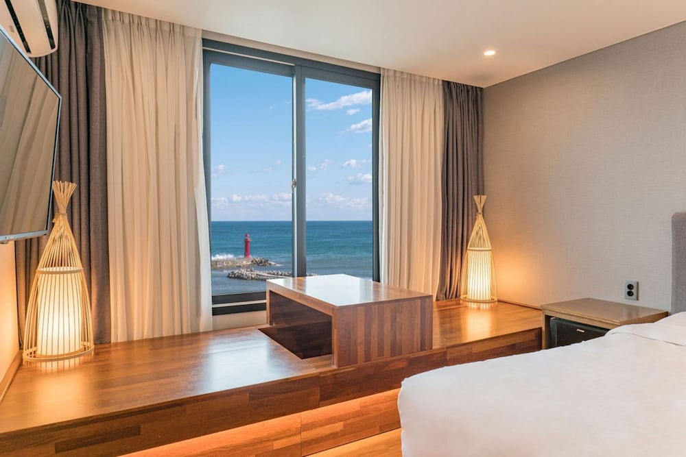 [Breakfast for 2 PKG] Deluxe Double Room photo 2