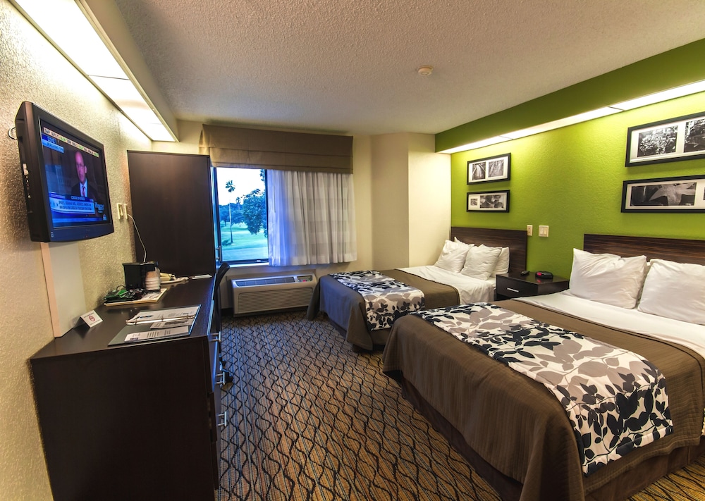 Standard Room, 2 Double Beds, Non Smoking - Photo 2