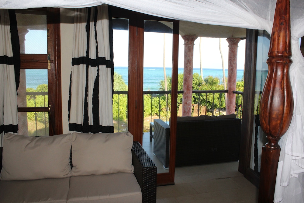 Double Room, Balcony, Ocean View (Zawadi)