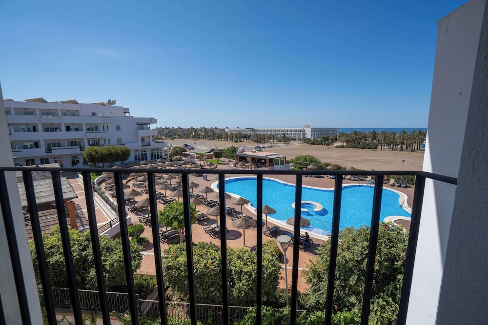 Triple Room, Ocean view (2 Adultos + 1 Child) Triple Room, Ocean view (2 Adultos + 1 Child)