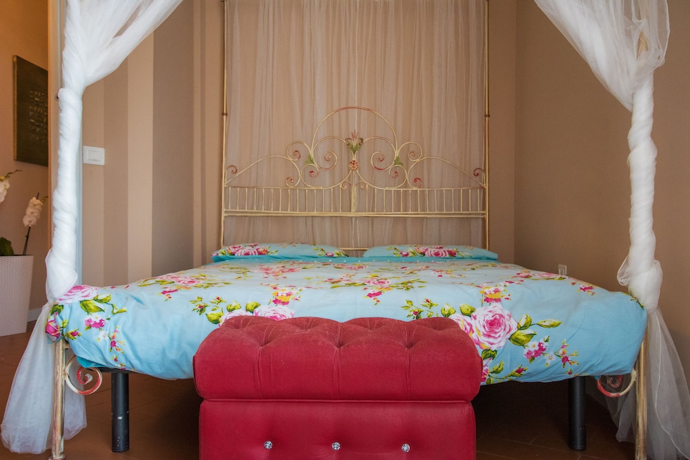 Junior Suite, 1 Queen Bed, Sea View (External)