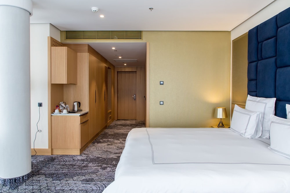 Junior Suite, 1 King Bed (Panorama) photo 2