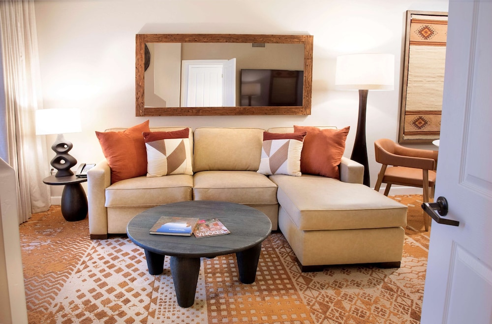 Premium Suite, 2 Queen Beds (Redrock View) - Photo 3