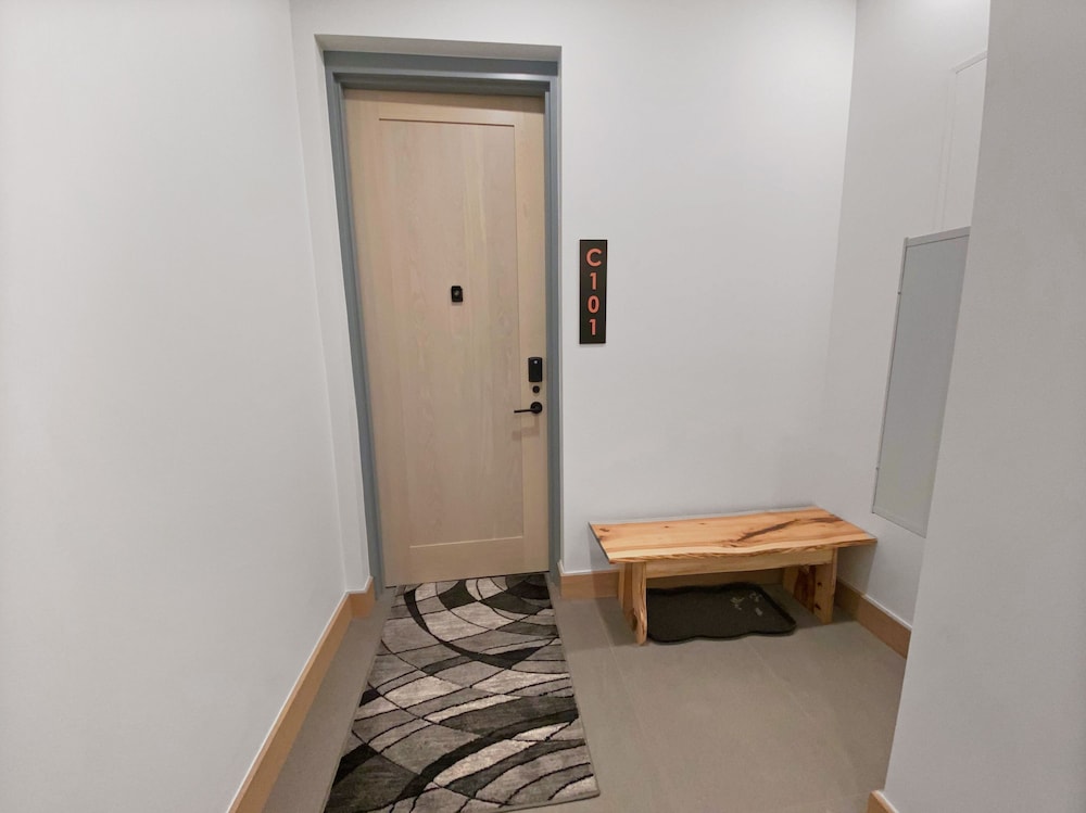 Condo, 2 Bedrooms