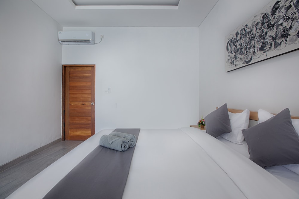 Deluxe Ground Floor - Photo 6