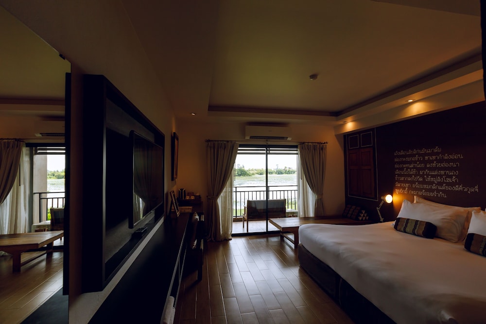 Deluxe Double Room, Lake View photo 2