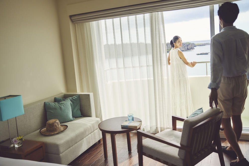 Classic Room, 2 Twin Beds, Club Lounge Access, Ocean View (Private Terrace) - Photo 31