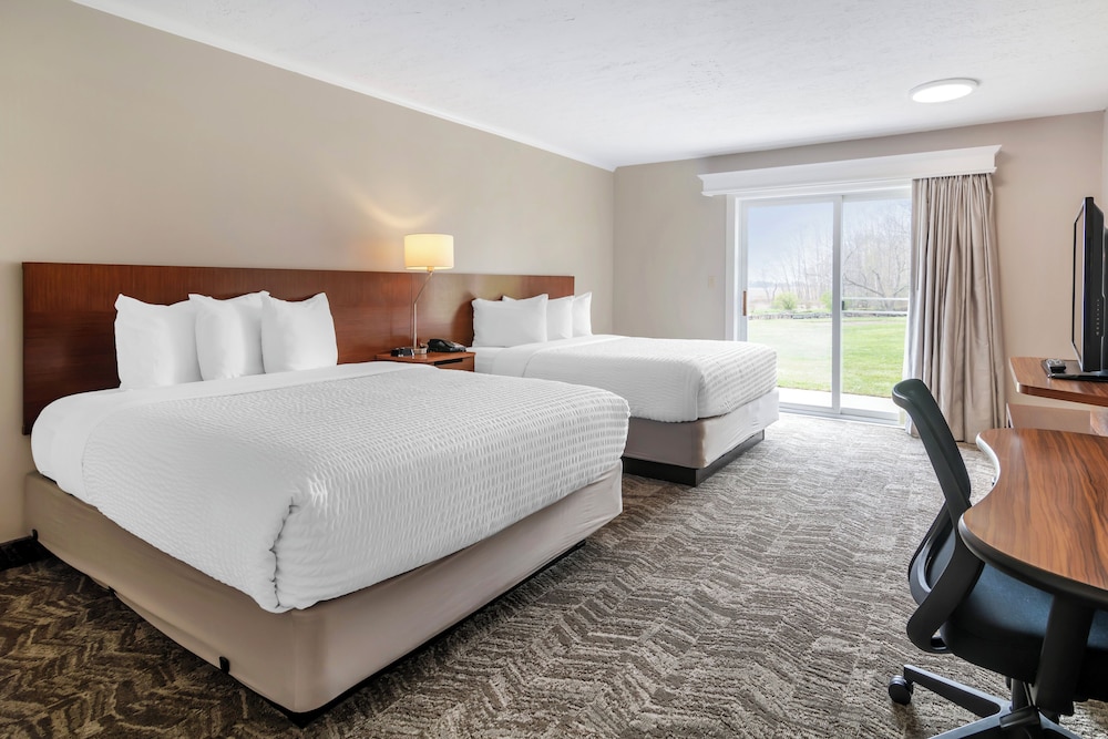 Traditional Room, 2 Queen Beds, Terrace, River View