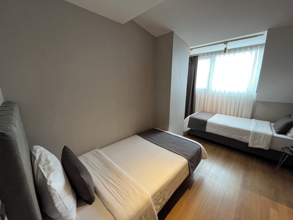 Economy Twin Room photo 1