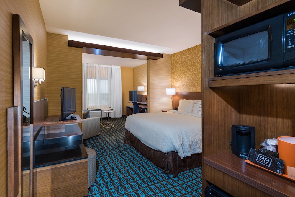Suite, 1 King Bed with Sofa bed (Hearing Accessible) photo 2