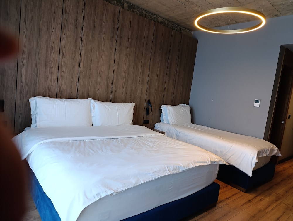Triple Room, Lake View photo 3