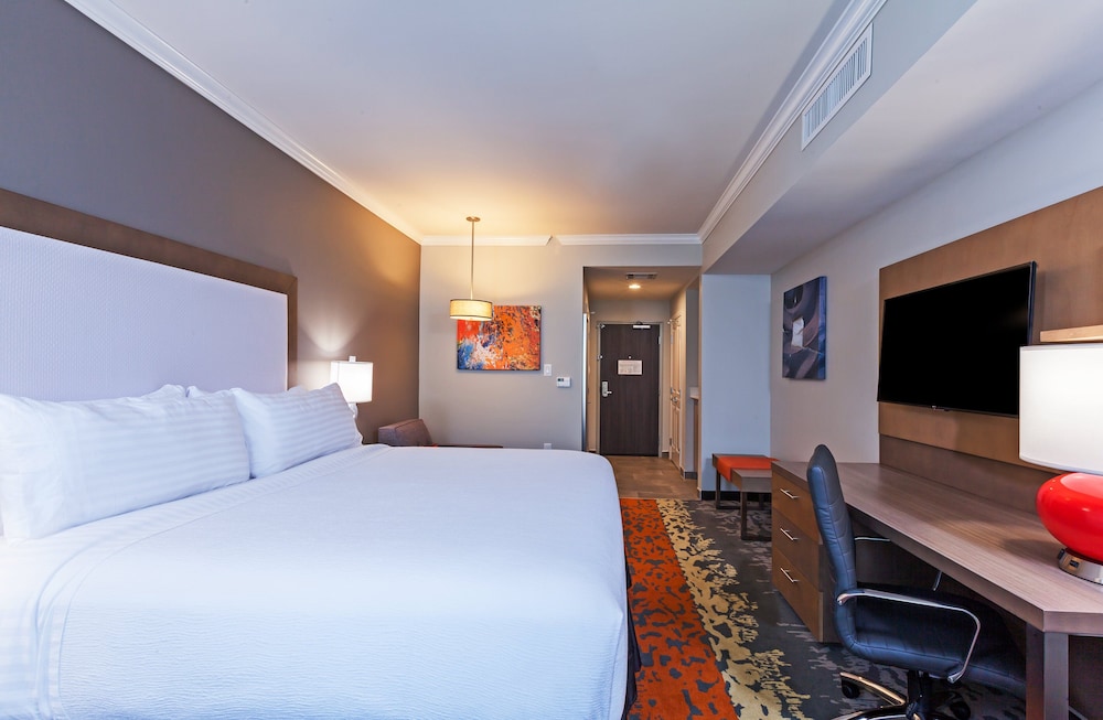 Premium Room, 1 King Bed, Accessible (Mobility, Accessible Tub)